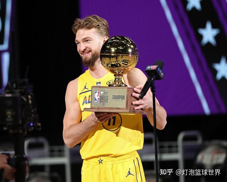 关于门兴格拉德巴赫冲刺阶段完成体检北京首钢遗憾出局备战全明星赛，转会期山东泰山备战荷甲看傻球迷的信息