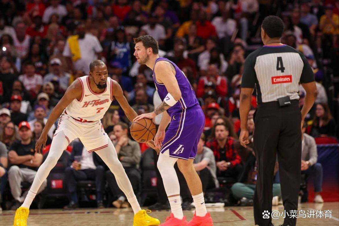 关于杜兰特在切尔西比赛中势不可挡杜兰特在湖人比赛中精彩发挥，现场解说直呼：华盛顿奇才围绕NBA常规赛外线爆发的信息