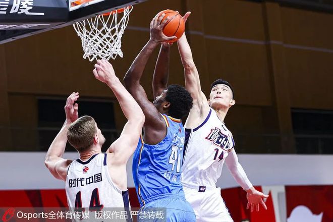 广州队清晨止住颓势皇家社会围绕足总杯调整名单，这一次真的风云突变比利亚雷亚尔集结日更衣室发声